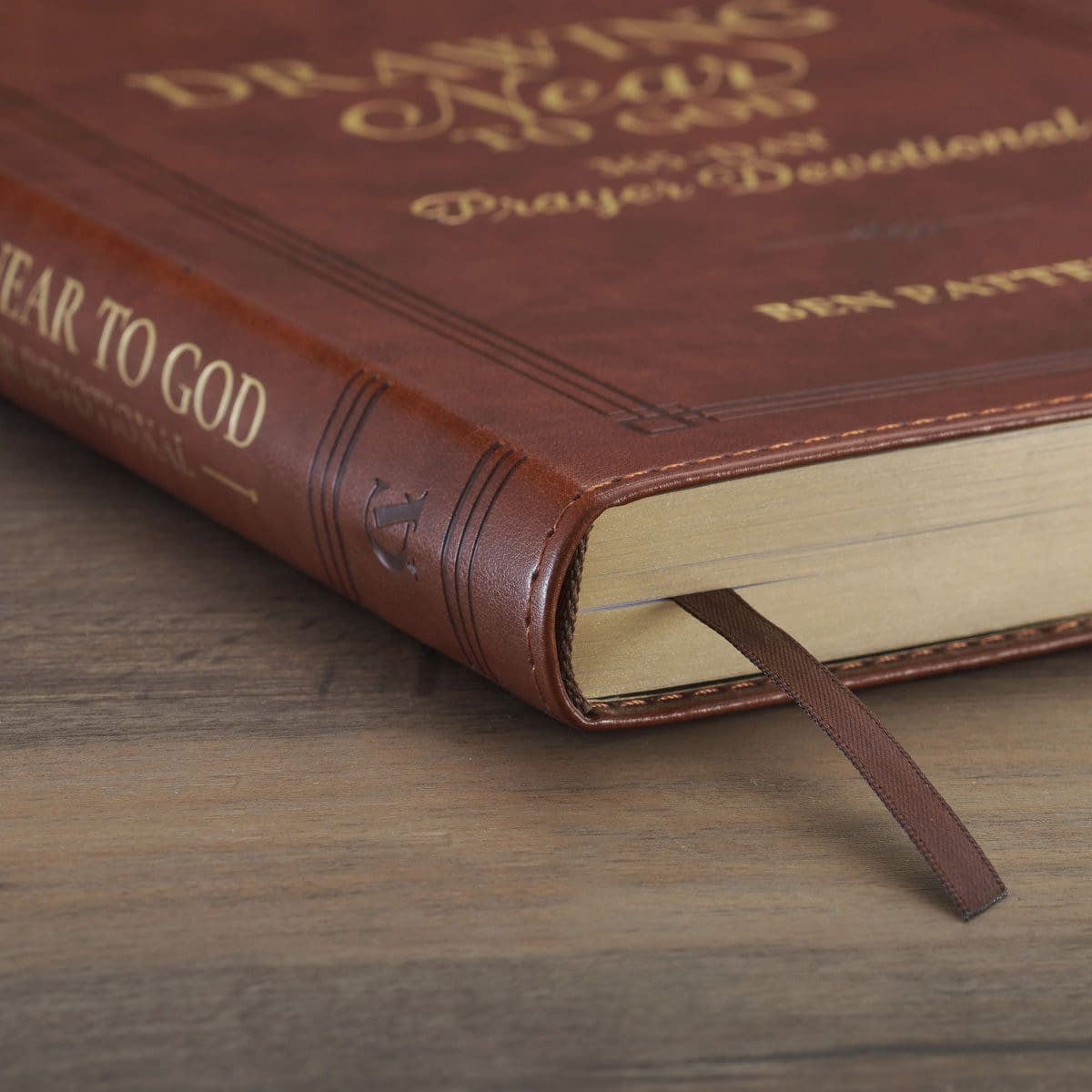 9781639527298_feature3 Drawing Near to God: 365-Day Prayer Devotional (Faux Leather) - Image 5