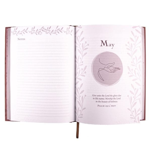 Jesus Calling: Enjoying Peace In His Presence Large Print (Hardcover) - Image 18