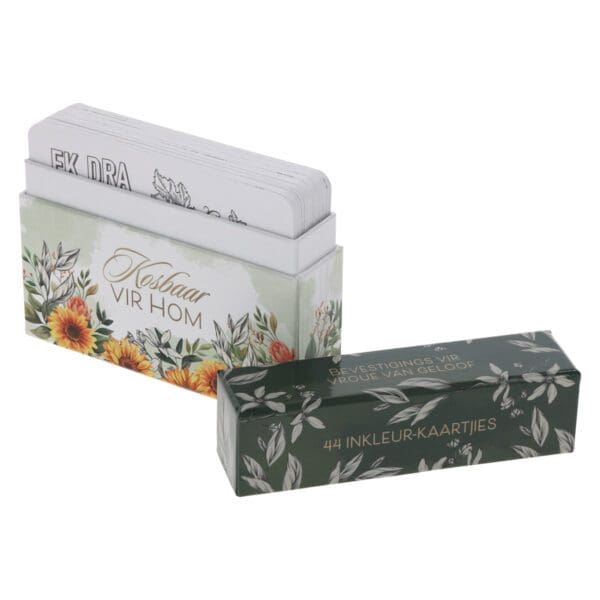 Kosbaar vir Hom: Bevestigings vir Vroue van Geloof Afrikaans Coloring Boxed Cards - Image 23