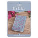 NLV Ligblou Met Pienk Blomme Kunsleer Standaard Bybel Met Duimgrepe - Image 7