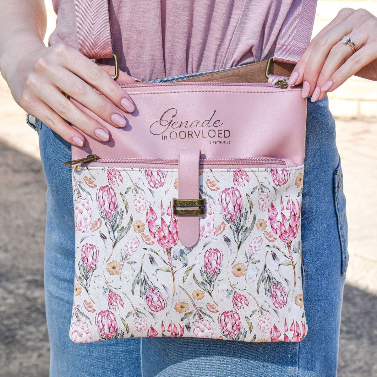 6006937177116_feature1 Genade in Oorvloed Fynbos Afrikaans Faux Leather Sling Bag - Image 3