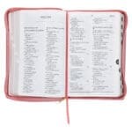 NLV Pienk Blomme Kunsleer Standaard Bybel Met Ritssluiter en Duimgrepe - Image 41